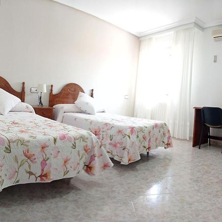 Hostal Restaurante El Abad Abadia Luaran gambar