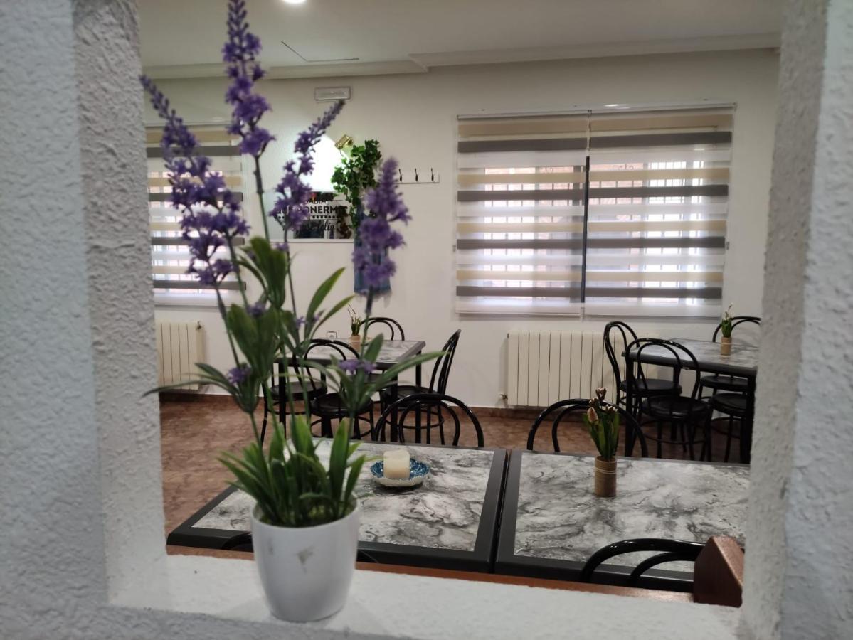 Hostal Restaurante El Abad Abadia Luaran gambar