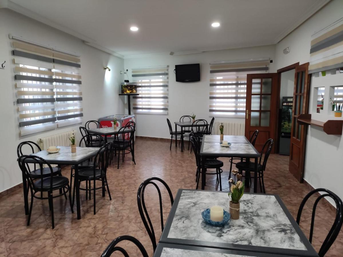 Hostal Restaurante El Abad Abadia Luaran gambar
