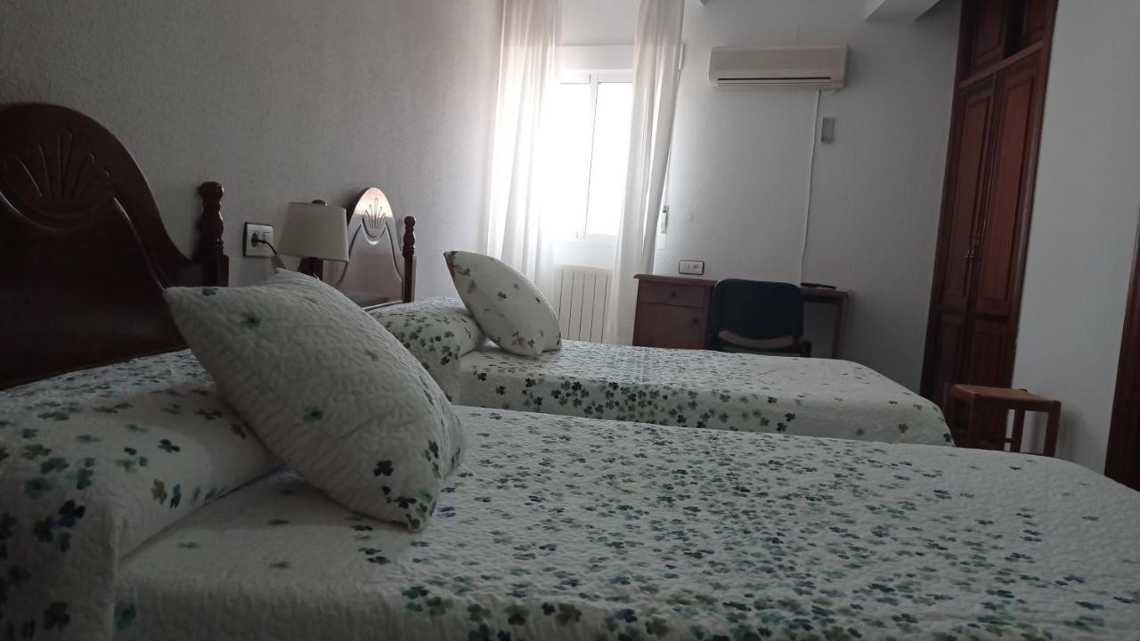 Hostal Restaurante El Abad Abadia Luaran gambar
