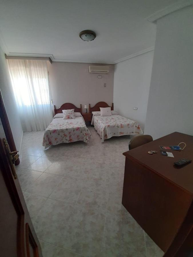 Hostal Restaurante El Abad Abadia Luaran gambar